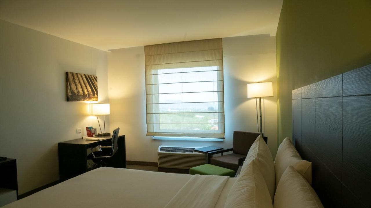 Holiday Inn Express Managua By Ihg Esterno foto